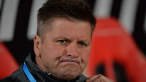 Motivul pentru care Dusan Uhrin este criticat de un fost antrenor al lui Dinamo: „Dacă tot ești aici și antrenezi în România mai pune-te și învață puțin limba română!” + Nici Pierret nu a scăpat: „Se aduc străini care nu au valoare de Liga 1”