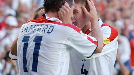 Steven Gerrard: "Transpir pentru viitorul meu la națională!"