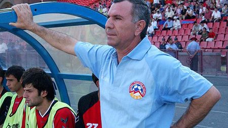 Nu e banc Radio Erevan! De la șef peste cimitire la "loc cu verdeață". Daum va avea ca adversar un fost șef al Administrației Cimitirelor: "Sper să nu învie morții tocmai cu noi!" Modul ciudat în care a ajuns selecționer