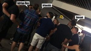 Vedetele CFR-ului, sub influența alcoolului? Au fost la un pas de bătaie din cauza iubitei unuia dintre fotbaliști | VIDEO