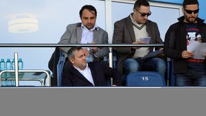 EXCLUSIV | Patronul Rotaru a creionat lista antrenorilor doriți la Craiova. Trei nume mari se luptă pentru post! Surpriză: Neagoe a ieșit din ecuație