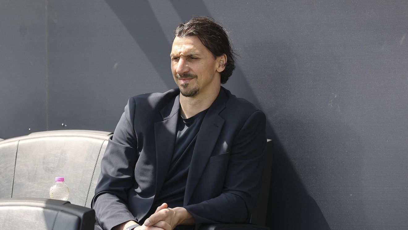„O să te distrugem! Nu poți să faci asta”. Bărbatul care i-a spart nasul statuii lui Zlatan Ibrahimovic a rupt tăcerea