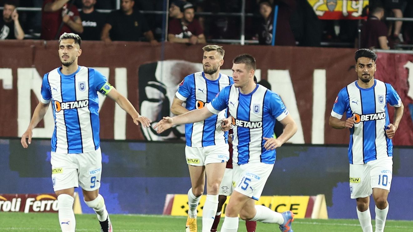 Jucătorii de la Universitatea Craiova, ode pentru Farul și Gică Hagi după victoria cu Rapid: „Ne bucurăm că îl avem antrenor în Superliga!”