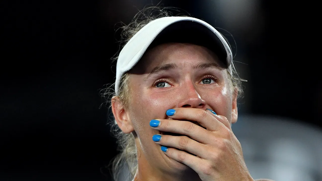 Ca de la campioană la campioană! Mesajul Carolinei Wozniacki pentru Simona a stârnit hohote de râs. VIDEO: Reacția Simonei