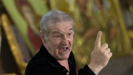 Gigi Becali a dictat 3 schimbări la pauza meciului FCSB - Farul! Au intrat piesele grele și un tânăr crescut în academie