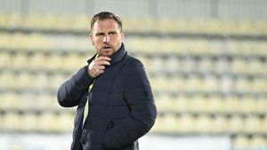 Ciudatul caz al lui Florin Cernat, directorul sportiv pe care Gigi Becali vrea să-l trimită în toată lumea să-i găsească transferuri pentru FCSB: „E la birou deocamdată”. EXCLUSIV