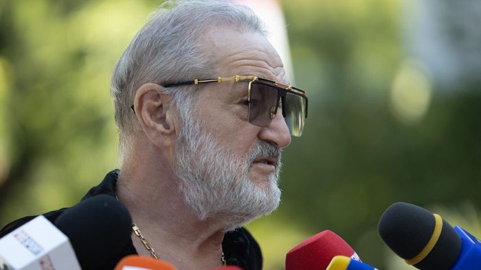 „Am plâns vreo jumătate de oră în mașină după”. Gigi Becali i-a dat tratamentul de 40.000 de euro în mână, într-o perioadă în care îi cădea și părul de pe cap
