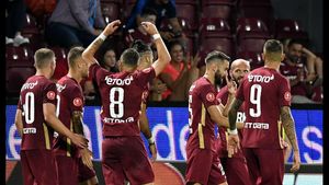 Liniile de offside, marea problemă a arbitrajului românesc. Oficialii CFR-ului sunt scandalizați a doua oară. Vassaras și-a cerut scuze | ANALIZĂ 