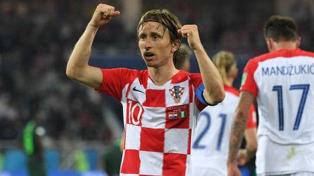 Luka Modric, "scos" din bătălia pentru Balonul de Aur de un nume important din fotbalul românesc: "Ce caută acolo cu cinci cornere bătute ca Bănel Nicoliță?" Marile minusuri ale mijlocașului