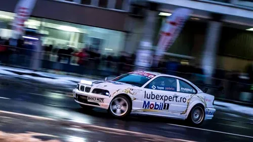 Show spectaculos realizat de un campion la drift în centrul Brașovului