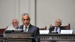 Britanicii de la The Guardian au taxat dur rezultatul alegerilor din România! Cum l-au numit pe Călin Georgescu, câștigătorul surpriză care a fost la Palatul lui Gigi Becali