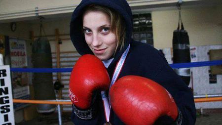 "Million dollar" Ioana. "Am plecat din Irlanda de fraieră". Fata cu mănuși care vrea să cucerească medalii pentru România la Europene și Jocurile Olimpice 