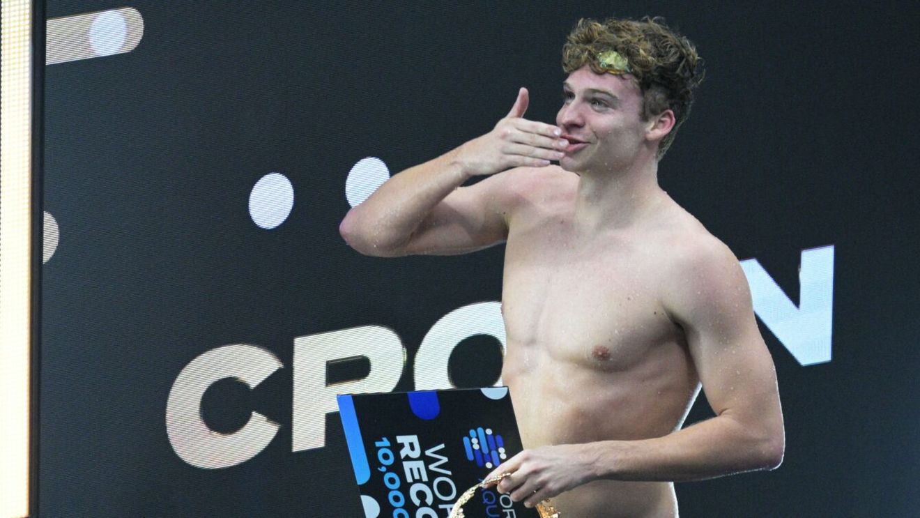 Leon Marchand vine după David Popovici. Francezul va înota în probele unde românul e rege!