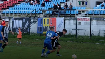 Ca pe timpul comunismului! Jiul Petroșani își cenzurează suporterii după plecările greilor Andrei Blejdea și Albert Voinea