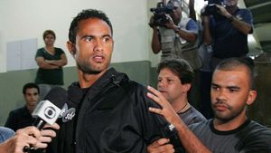 A stat închis doar 7 ani pentru o crimă șocantă, iar astăzi a revenit în fotbal și vrea să joace inclusiv pentru națională! Bruno: "Oricine are dreptul să viseze!" Crima care oripila Brazilia în 2010