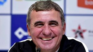 Gică Hagi i-a dat lovitura lui Dinamo! Transferul cu care „Regele” demonstrează cât de jos a ajuns echipa alb-roșie: fotbalistul care e fan înrăit al „câinilor” a preferat să semneze acum cu Farul!