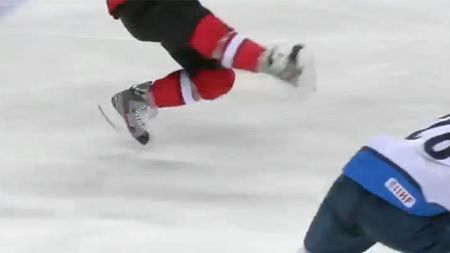 VIDEO** "Fotbal" pe gheață! Vezi aici o fază senzațională petrecută la Campionatul Mondial de Hochei!