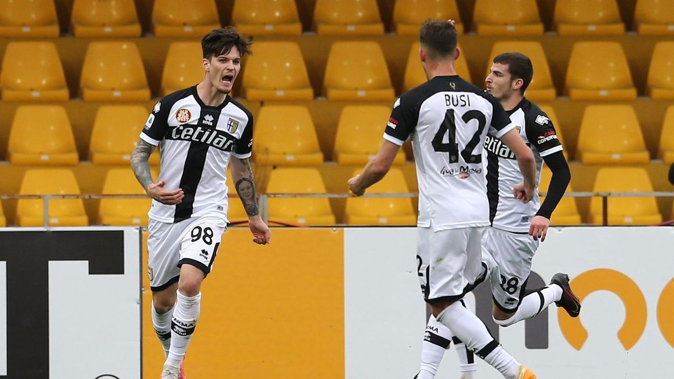 Parma - AC Milan 1-3. Dennis Man l-a ridiculizat pe Zlatan Ibrahimovic, dar echipa sa se apropie de Serie B