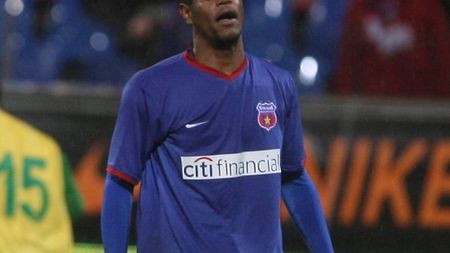 Cum vrea să îl transfere Steaua pe Pepe?**  "I-am lăsat un sms!"