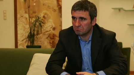 Hagi se plânge: "Am fost jignit mult mai rău decât Lăcătuș"