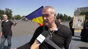 Gigi Becali laudă transferurile rivalei CFR Cluj! Ce l-a impresionat cu Universitatea Craiova: „Sunt buni" | VIDEO