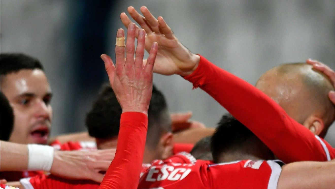 Încă un jucător de la Dinamo a fost depistat cu coronavirus! Problemele roș-albilor nu se mai termină! + Trei fotbaliști au fost externați