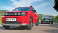 Britanicii au comparat o Dacia Sandero Stepway cu o Fiat Grande Panda şi au dat verdictul: „Un duel briliant”