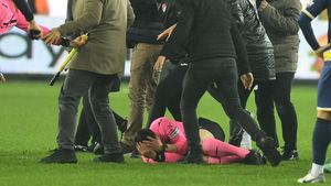 Arestări în masă după ce bașkanul l-a bătut pe arbitru! Anunțul Ministrului de Interne al Turciei a venit imediat