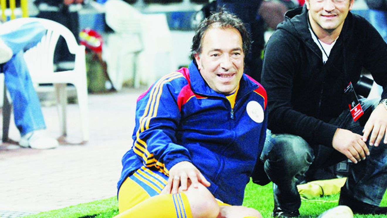 "Fachirul" din Ghencea, salvat! Operat la coloană prin gât!