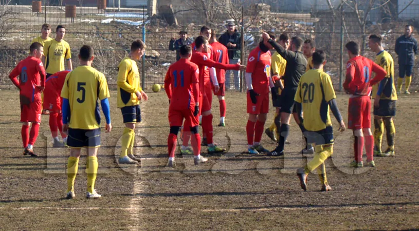 Chindia a făcut instrucție cu Flacăra.** Poker Cherchez