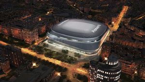 Stadionul lui Real Madrid, "Santiago Bernabeu", intră pe mâna constructorilor. Când va fi gata noua arenă, cât costă și cum va arăta | VIDEO 