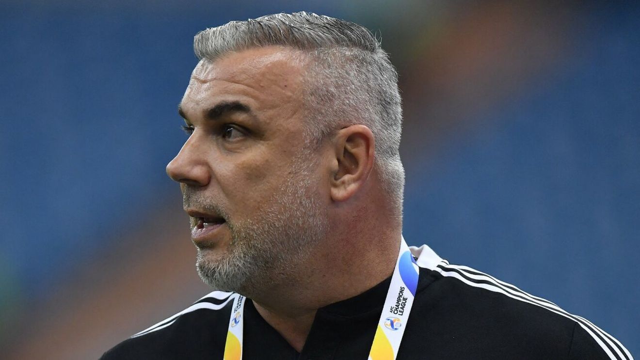 Cosmin Olăroiu a declanșat un război intern la arabi, cu șefii clubului. Mesajul clar al românului, în public, a pus gaz pe foc: „Pierdem tot!”