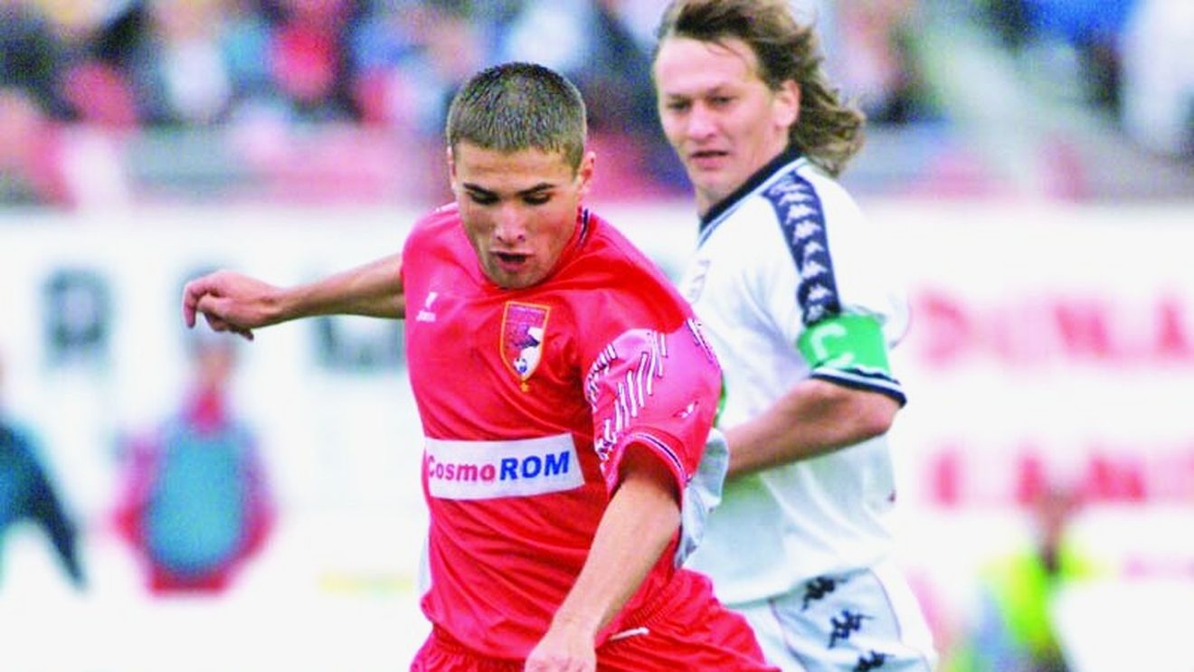 10 contra Mutu** 4. L-a făcut bețiv și afemeiat pe Lupu tot meciul!