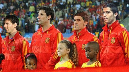 MONDIALUL CAMPIONATELOR** Cum ar arăta România cu Wesley în echipă? Dar Spania cu Messi și Cristiano Ronaldo?