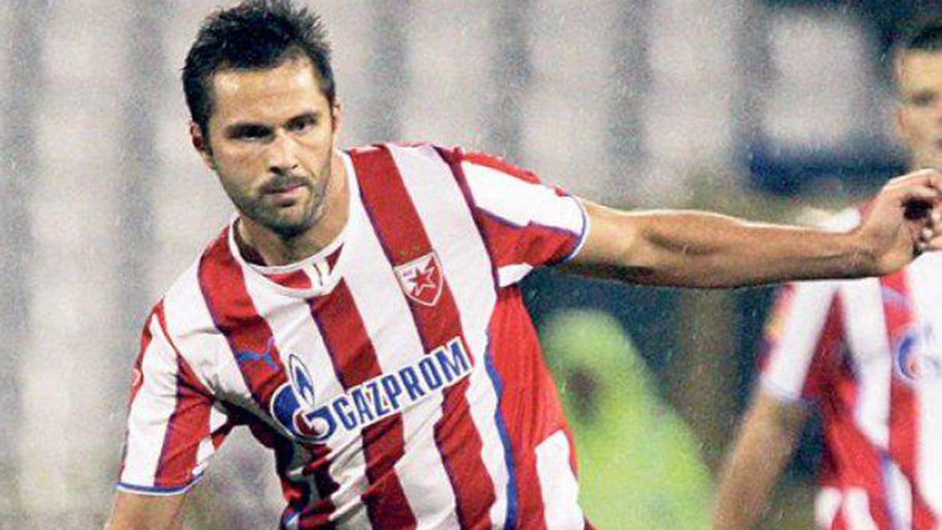 Încă o tragedie în fotbal. Un fost mijlocaș al Stelei Roșii a decedat la doar 29 de ani, după ce s-a prăbușit pe teren