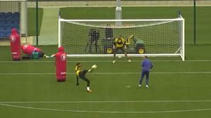 Faza după care fanii lui Chelsea se întreabă dacă Thibaut Courtois e portar sau atacant :). VIDEO | Gol genial marcat de goalkeeper-ul belgian