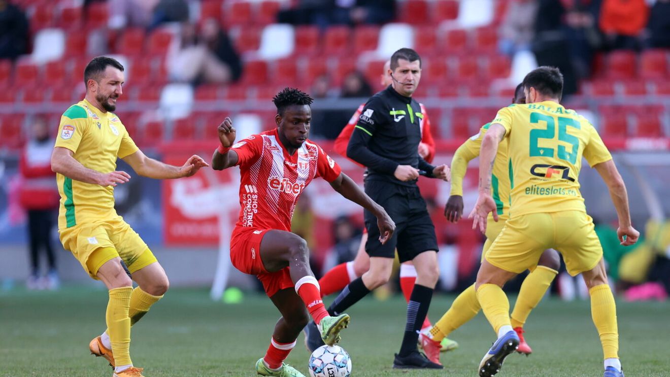 UTA - CS Mioveni 1-0. Arădenii, despărțire frumoasă de susținători. Argeșenii încă tremură