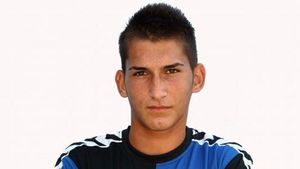 Fiul lui Ilie Dumitrescu vrea să-și depășească nu doar tatăl**: "Vreau să fiu mai bun ca Hagi!"