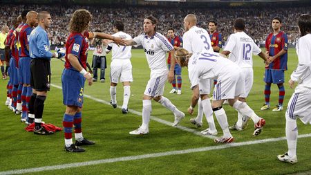 Cruyff îi avertizează pe Messi & Co:** "E 'săptămâna sezonului'! Dacă vă relaxați, Real poate câștiga cu 6-2!"
