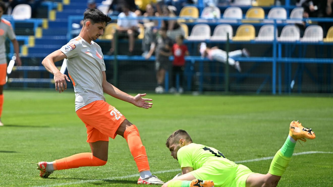 Ciudatul transfer al atacantului de 22 de ani de la CS Dinamo la FC Dinamo. Cine e Sârbu și unde va juca, de fapt