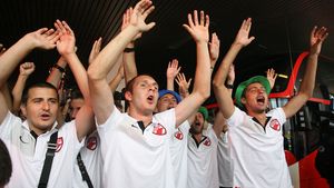 "Dependenți" de distracții! "Câinii", prinși din nou în oraș!