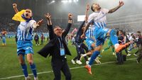 Universitatea Craiova, muică, începu sărbătoarea! Imagini fabuloase cu bucuria de pe stadionul „Ion Oblemenco”