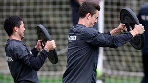 Incredibile transformări în perioada Reghe. Ce a făcut Tommy din steliști. Gardoș "plesnește" de mușchi. Cum a fost surprins |FOTO