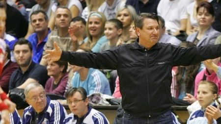 Cu cine atacă Oltchim finala Ligii?** Voina: "Mi-e foarte greu să aleg lotul de 14!"