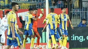 El e fotbalistul din Superliga care a crescut cu un star de la Real Madrid și e înnebunit după mici cu bere