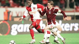 Vlădoiu: "N'Doye vrea să plece la Rapid! Dinamo ar câștiga dacă l-ar da la schimb cu Lazăr"