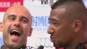 Fază GENIALĂ‚ a lui Guardiola. VIDEO | Cum a râs de freza lui Boateng chiar în timpul conferinței de presă