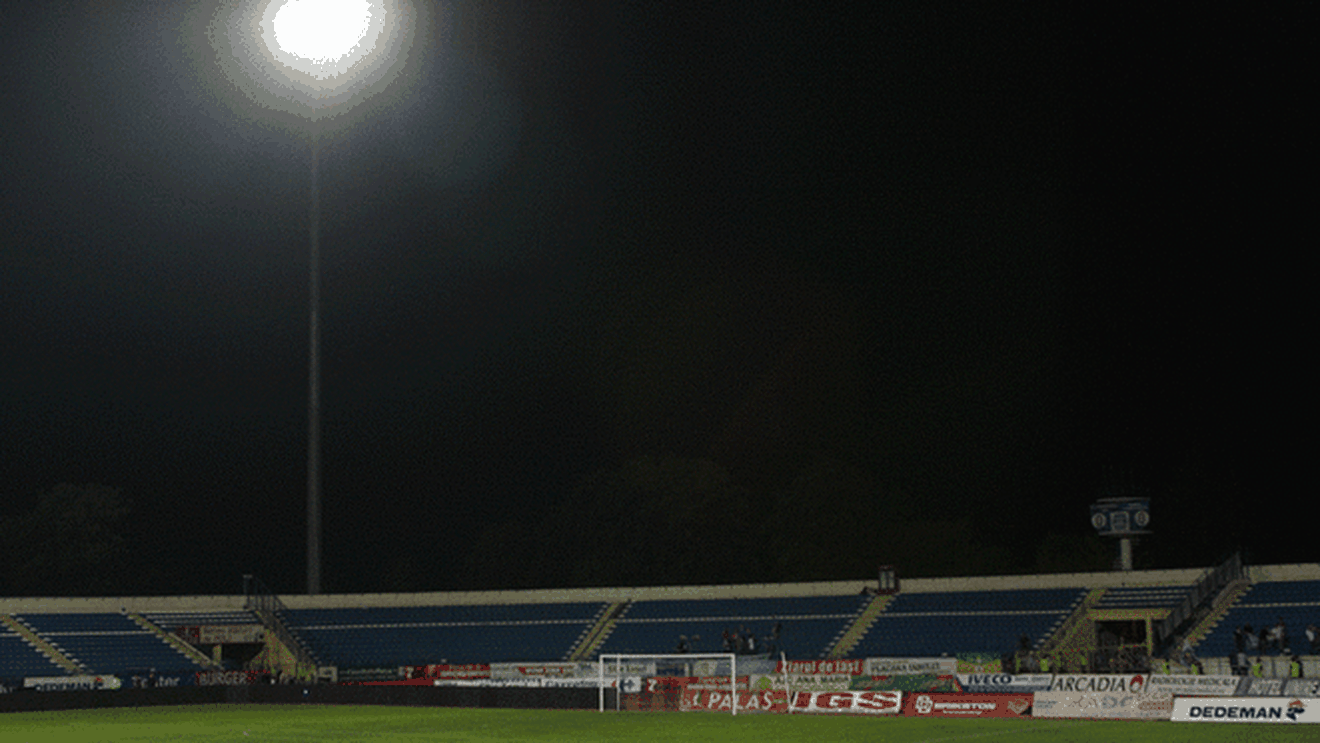 Prima partidă în nocturnă pentru Gloria