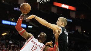 A treia înfrângere pentru Spurs! "Rachetele" au câștigat derby-ul Texasului