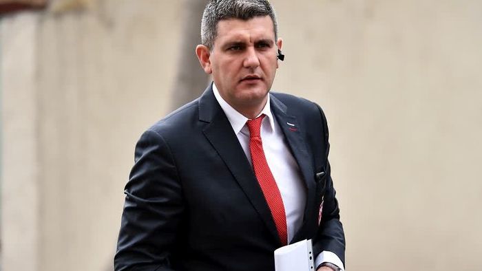 Război în toată regula la Dinamo! Suporterii l-au agresat pe președintele Bogdan Bălănescu în fața casei. UPDATE: scandalul a degenerat. Ce au făcut fanii